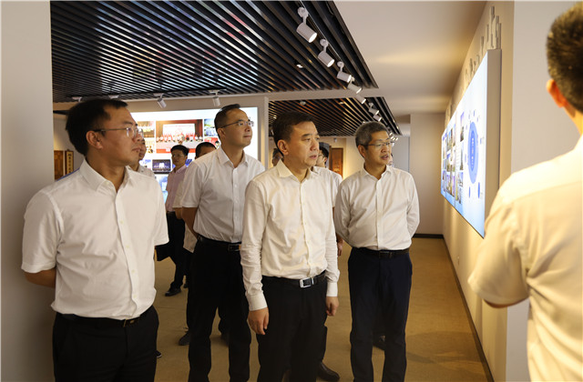 浙江省科技厅厅长高鹰忠一行到公海赌船710控股集团调研