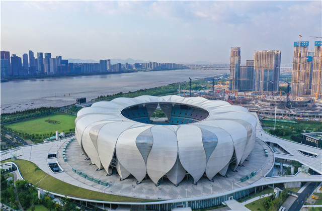 杭州日报专版——《铭刻时代印记：从杭州亚运“大莲花” ，看公海赌船710的“每建必优”》