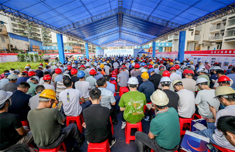 2024年6月15日，2024 年南宁市房屋市政工“安全生产月”启动仪式、应急演练暨现场安全标准化观摩会在公海赌船710八建南宁保利锦上项目成功举行。